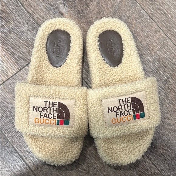 NWOT The North Face- Gucci Cream Fuzzy Slides - Picture 1 of 4